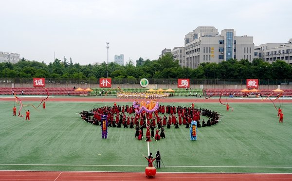 对照阅读为期4天的比赛中
